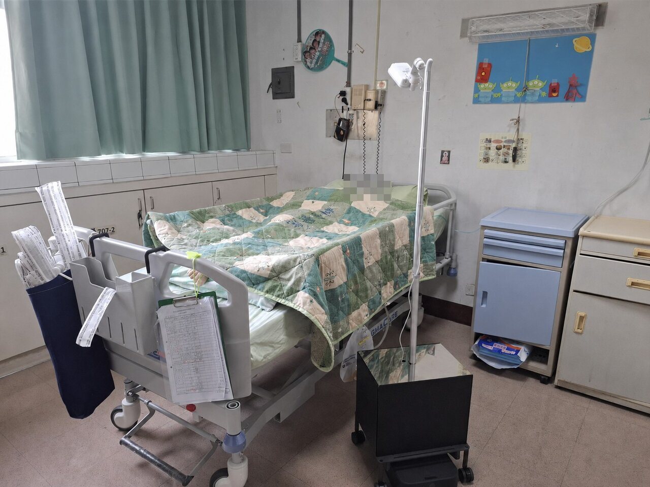 滑到床邊靜止即可零接觸量測呼吸、心跳(圖片出處:聯合報/記者謝進盛)
